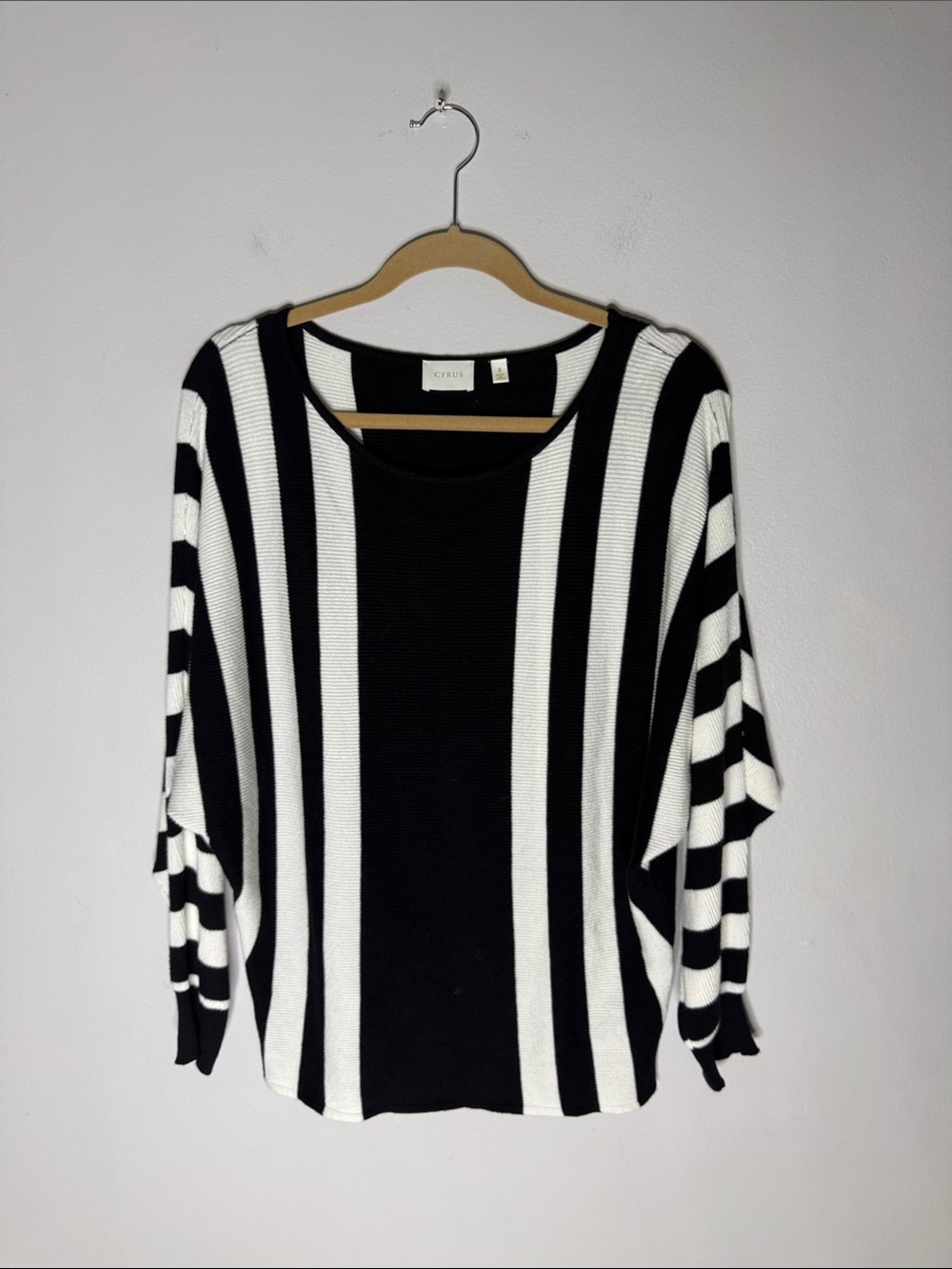 Cyrus Black and White Vertical Stripe Crewneck Sweater Small